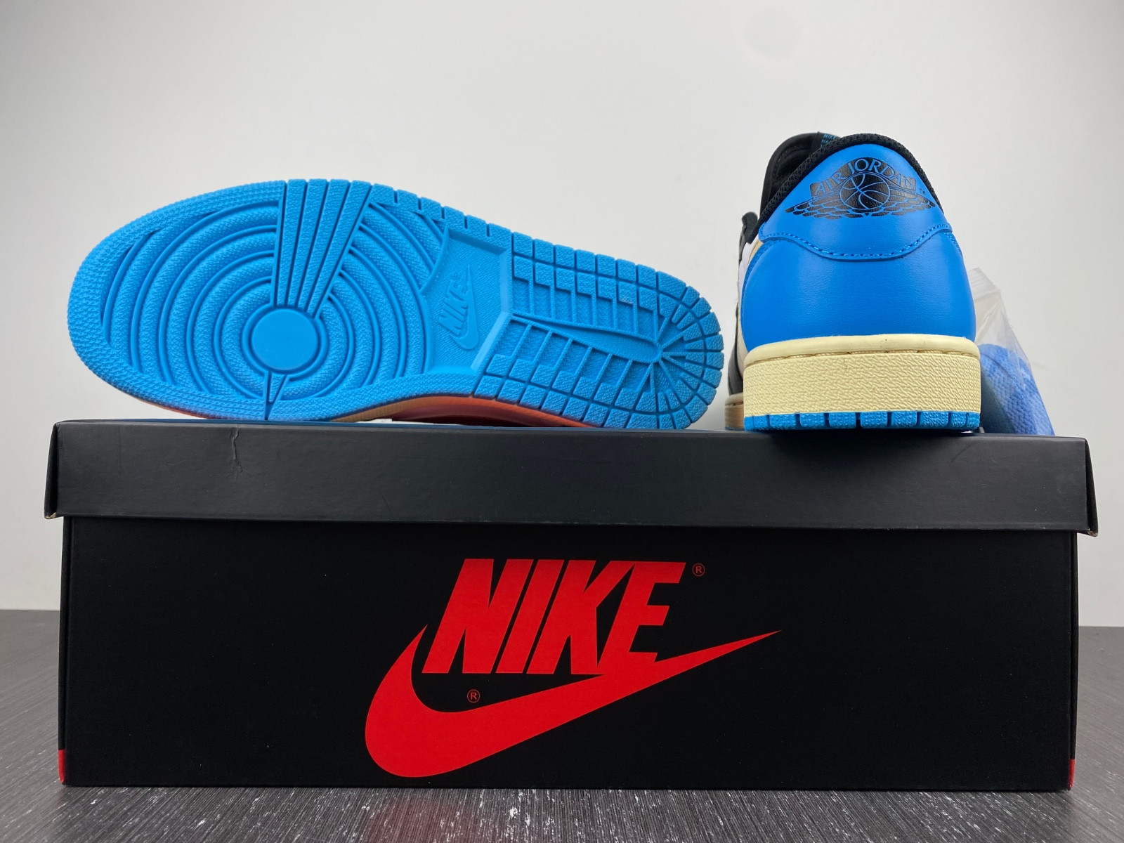 Jordan Air Jordan 1 Low OG CZ0790-104