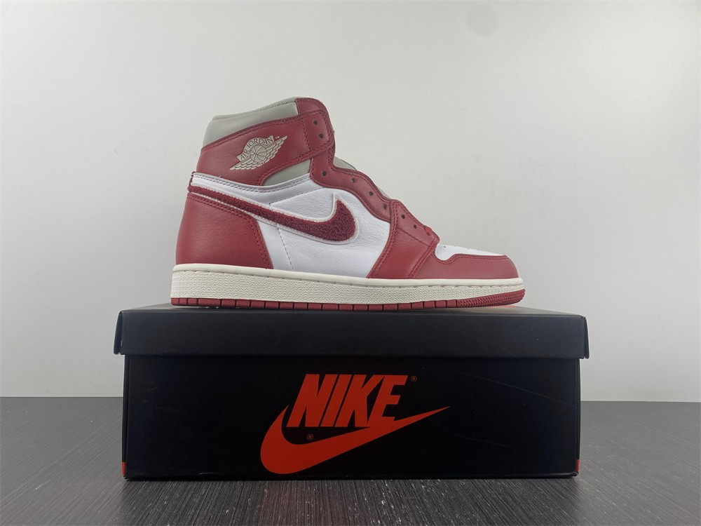 Jordan 1 High OG Newstalgia Chenille DJ4891-061