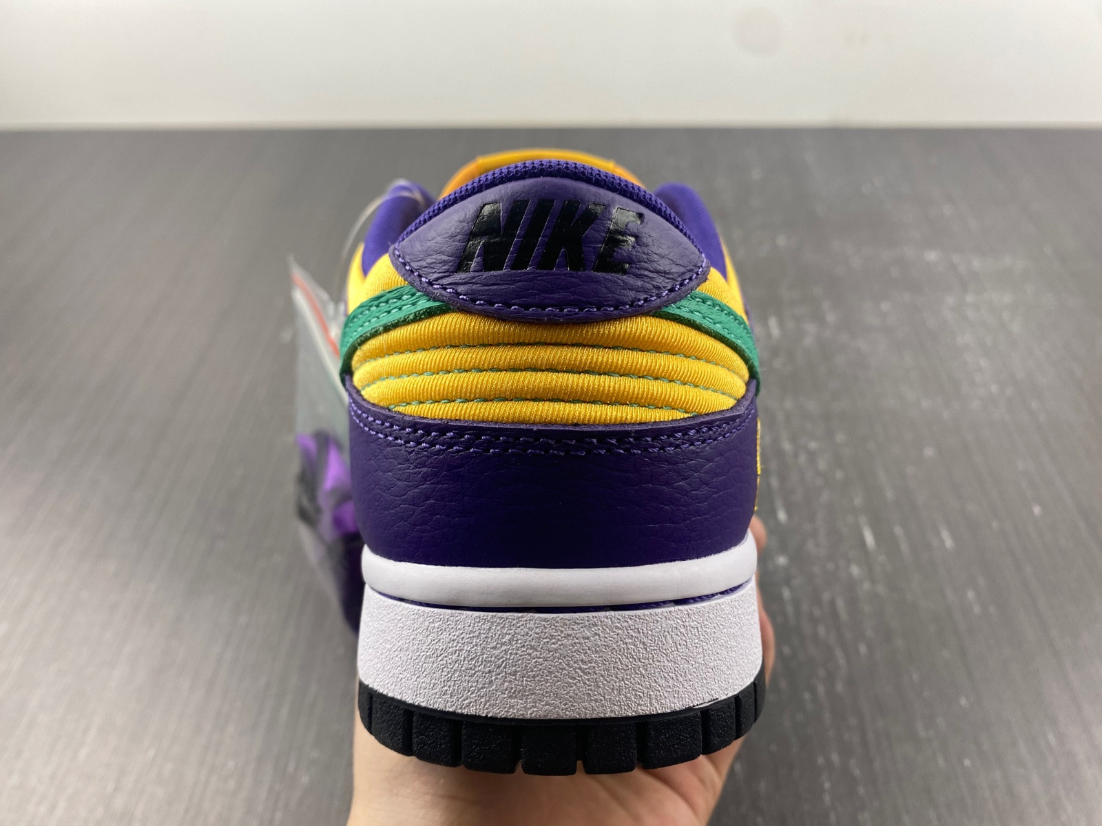 Nike Dunk Low LX Lisa Leslie (W) DO9581-500