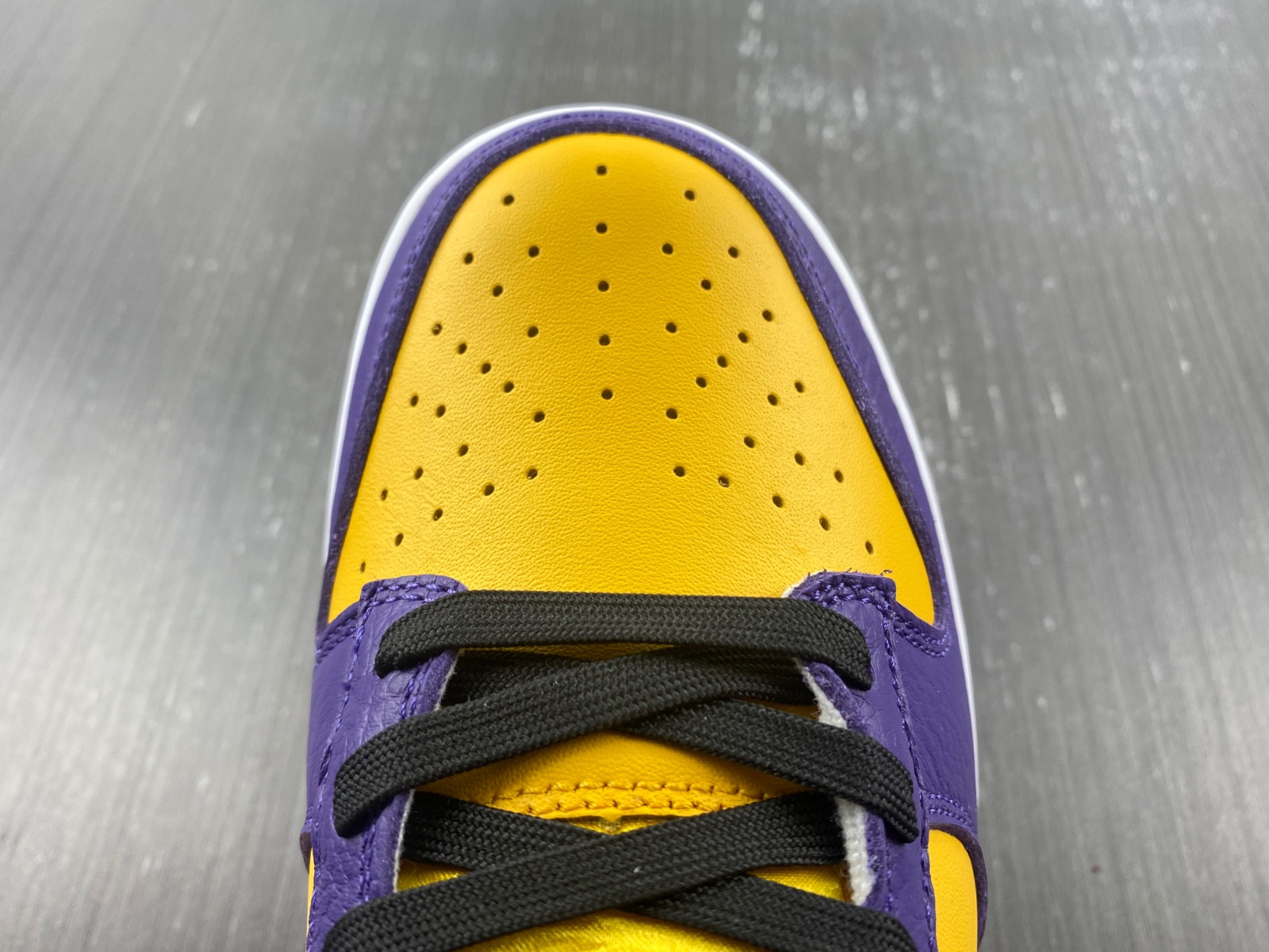 Nike Dunk Low LX Lisa Leslie (W) DO9581-500