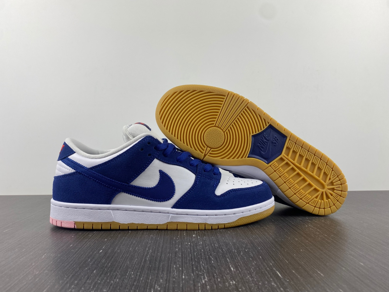 Nike SB Dunk Low “LA Dodgers” DO9395-400