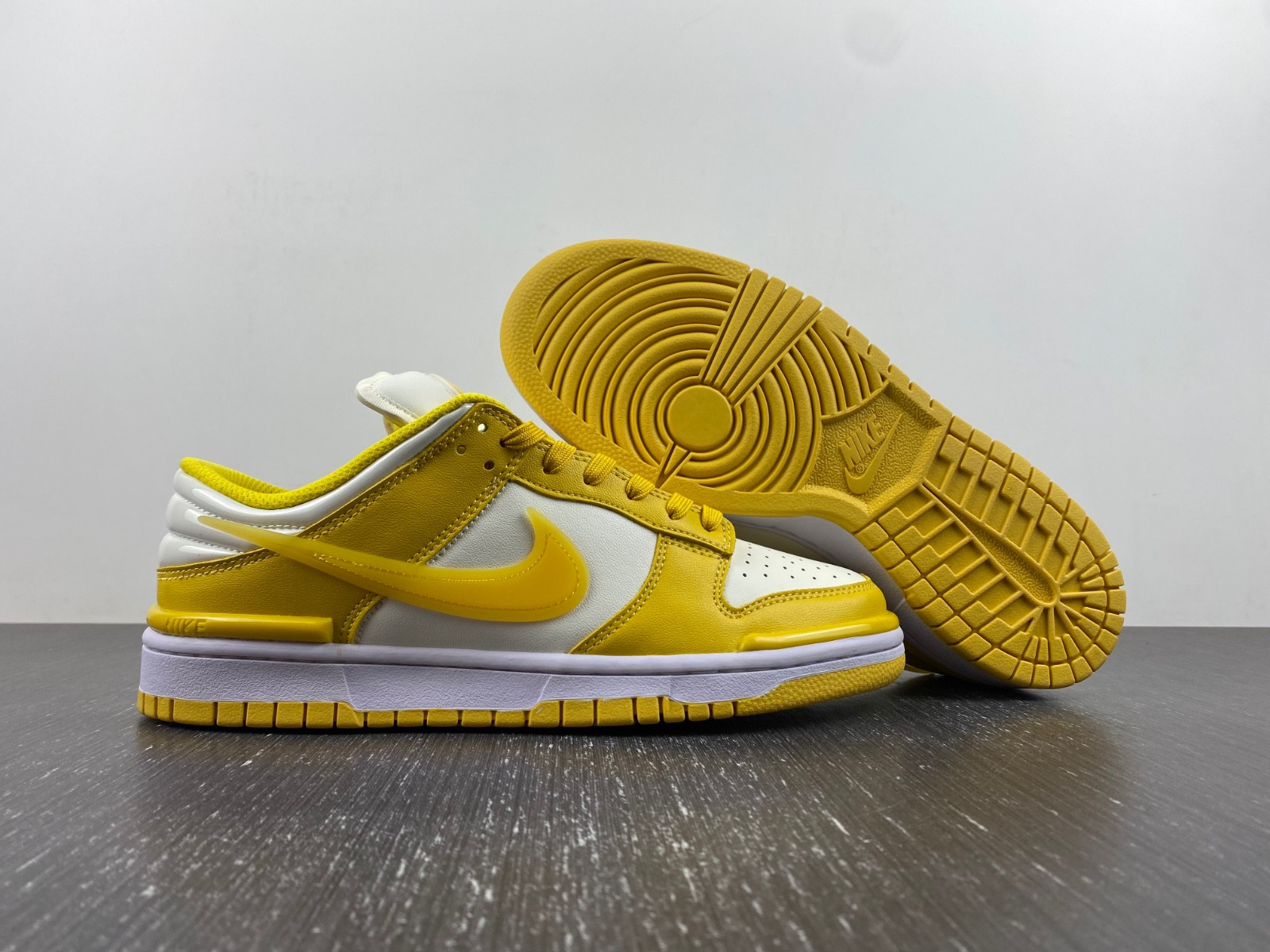Nike Dunk Low Twist "Vivid Sulfur" DZ2794-100