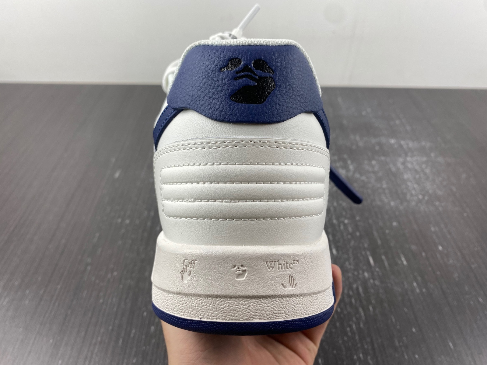 Off-White c/o Virgil Abloh