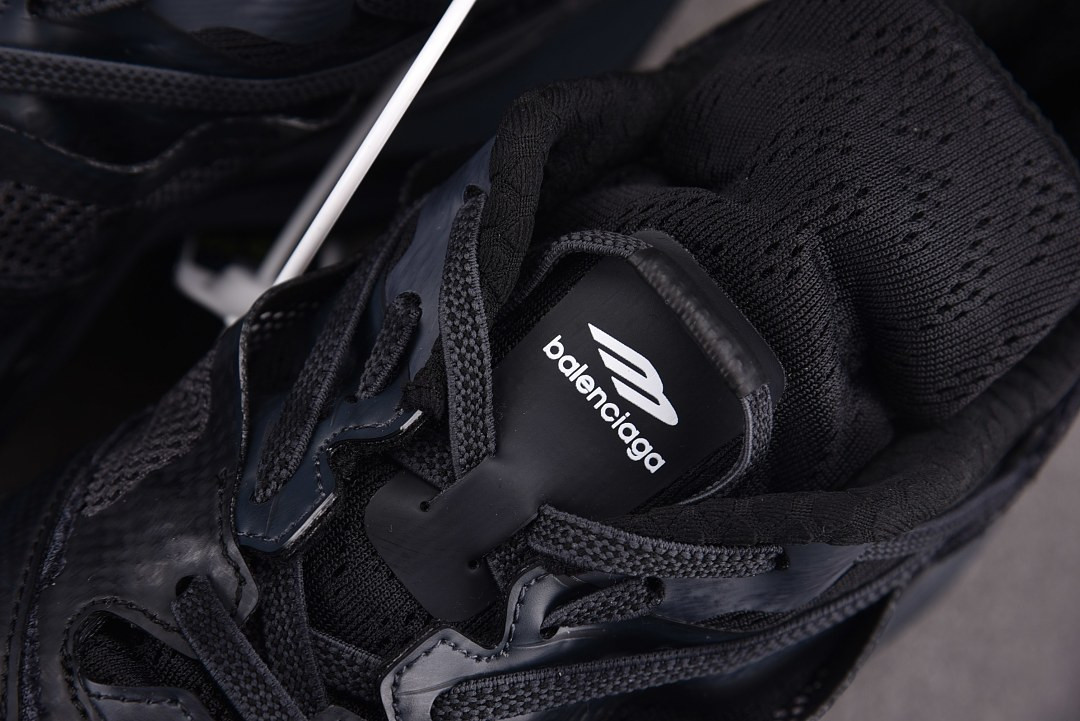 Ba1en*iaga Jet Black