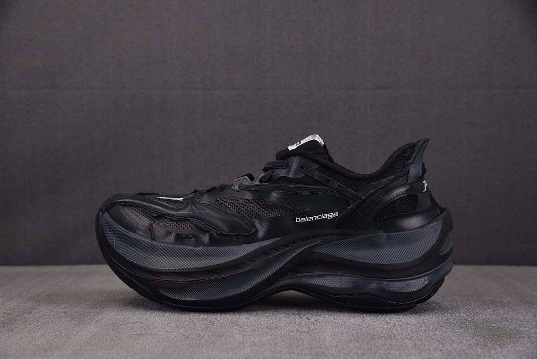 Ba1en*iaga Jet Black