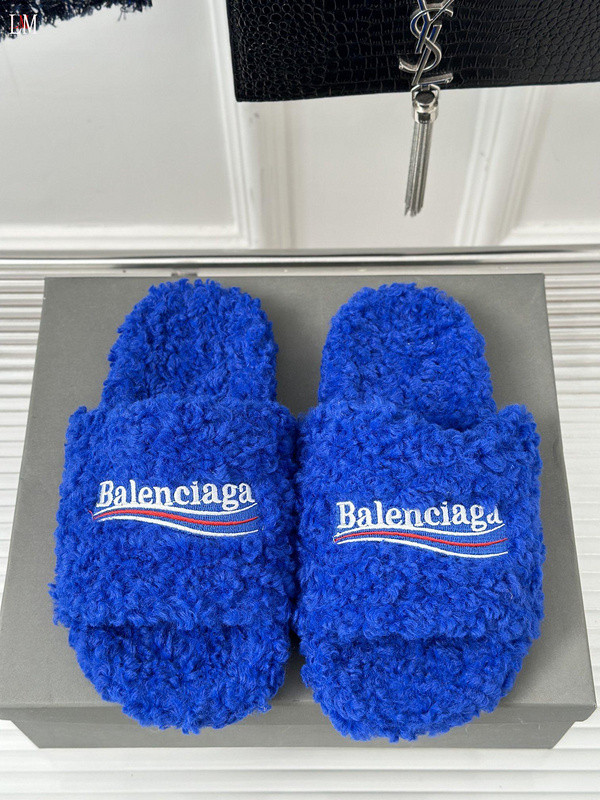 BALENCIAGA SLIDES
