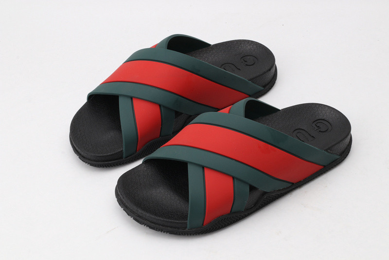 GUC LEATHER SLIDE