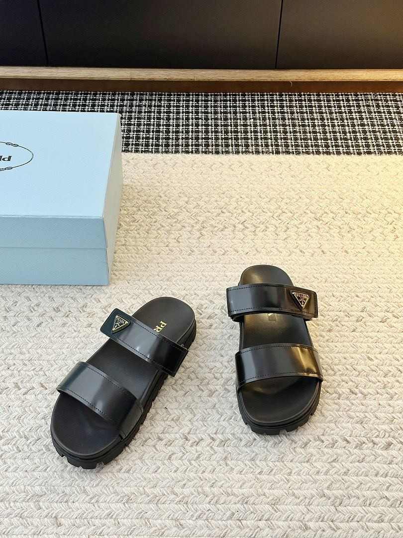 P*DA Slippers(SHINY BLACK)