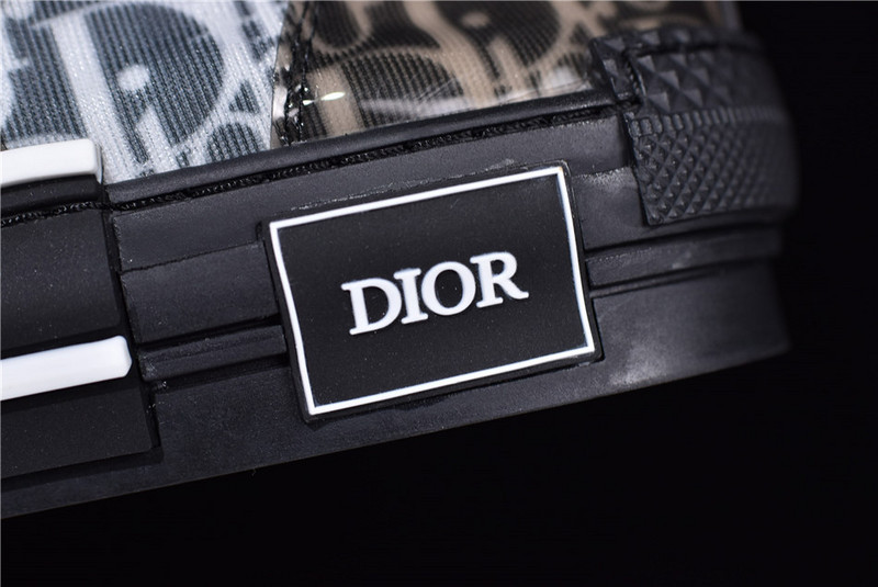 D B23 HIGH-TOP SNEAKERS