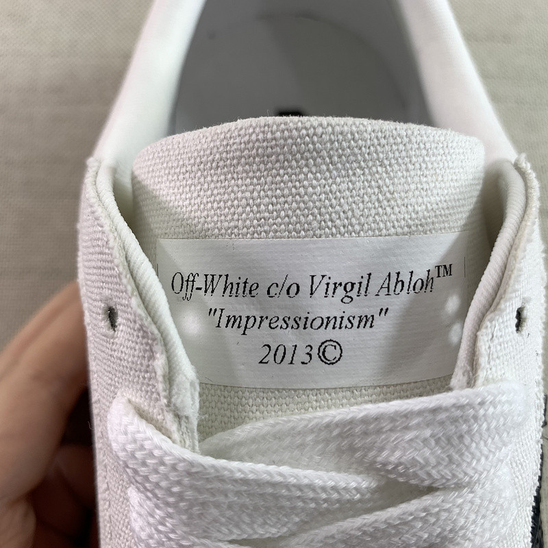 Off-White c/o Virgil Abloh