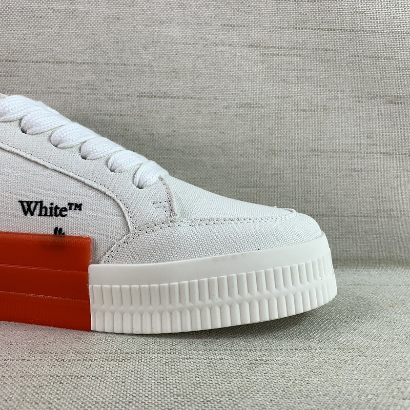 Off-White c/o Virgil Abloh