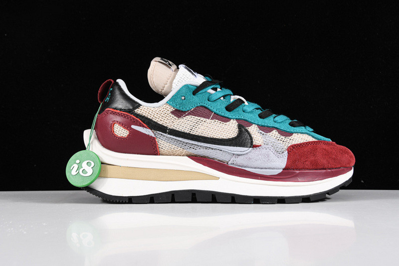 Sacai X NIKe regasus vaporrly SP BV0073-102