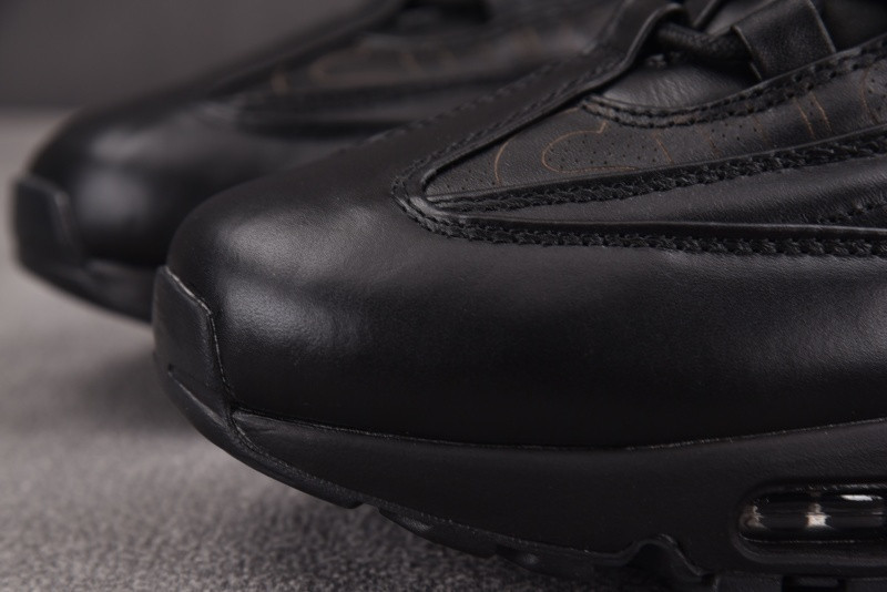 Nike x Suprem* Air Max 95 Lux 