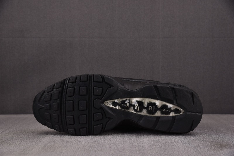 Nike x Suprem* Air Max 95 Lux 