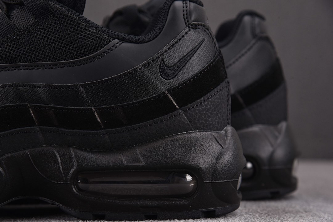 Nike Air Max 95 Essential Triple Black CI3705-001