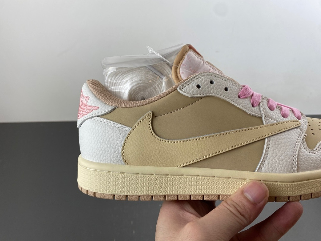 Travis Scott x Air Jordan 1 Low OG "Muslin" DM7866-106