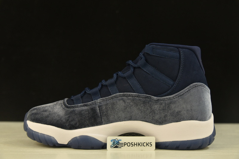 Air Jordan 11 WMNS “Midnight Navy” AR0715-441
