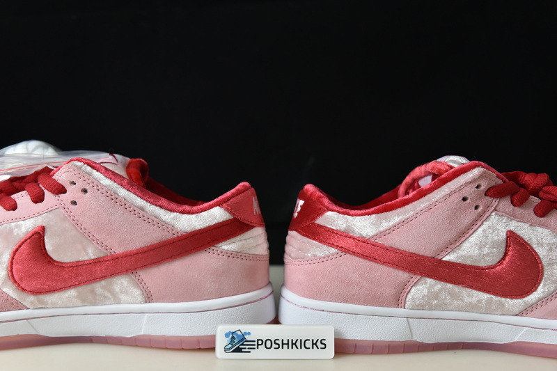 Nike SB Dunk Low StrangeLove Skateboards CT2552-800