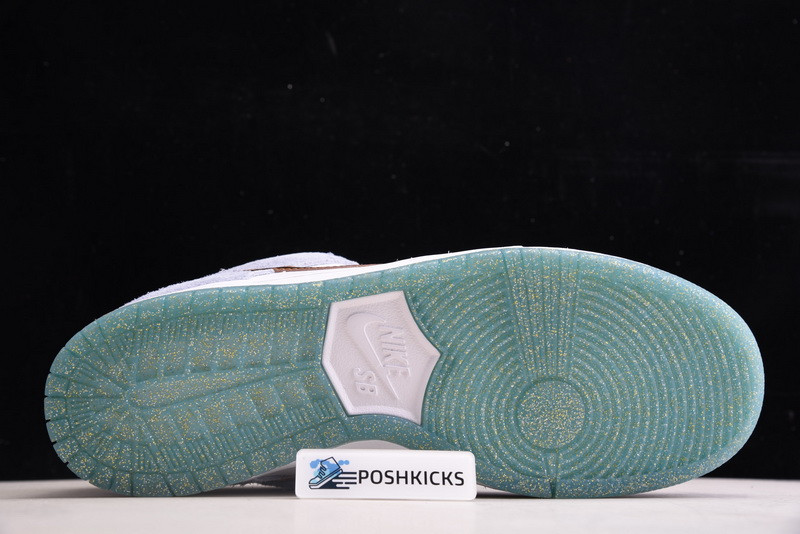 Sean Cliver x Dunk SB Low DC9936-100