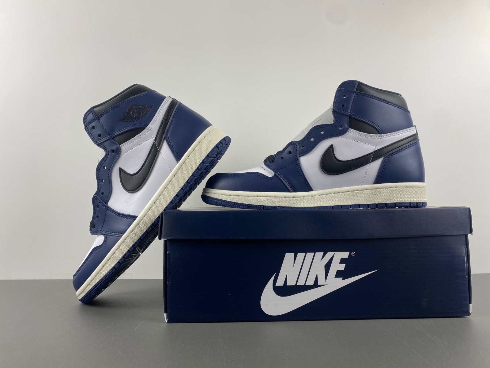 Air Jordan 1 High OG Midnight Navy DZ5485-401