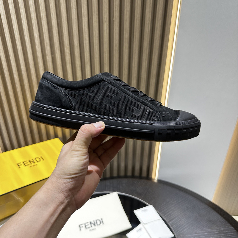 FENDI SNEAKERS