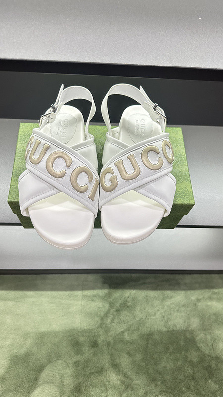 GUC LEATHER SLIDE