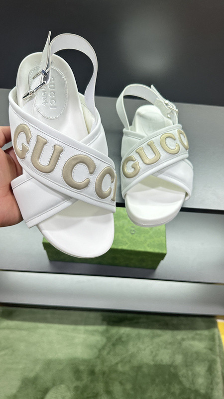 GUC LEATHER SLIDE