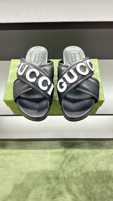 GUC LEATHER SLIDE
