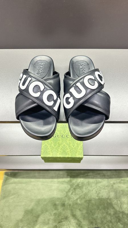 GUC LEATHER SLIDE