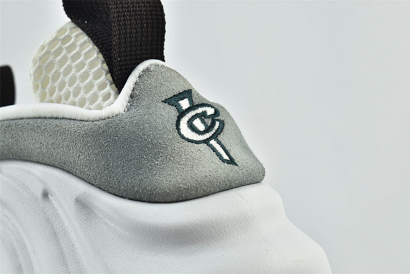 (WMNS) Nike Air Foamposite One 