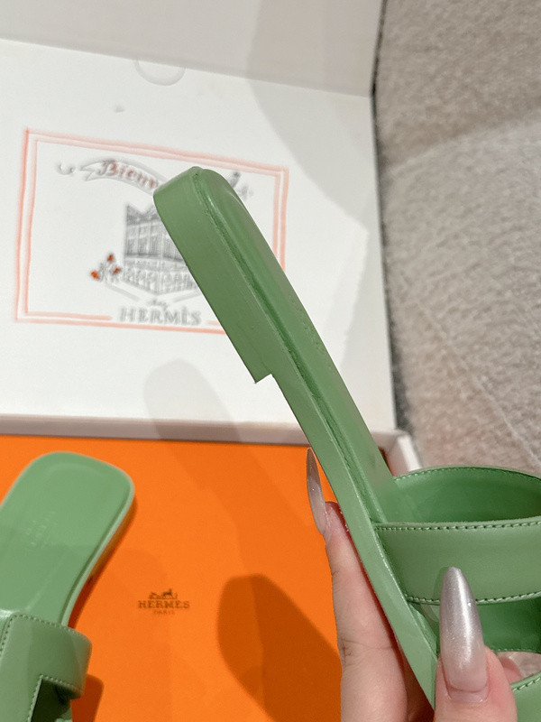 H*rmes Sandals