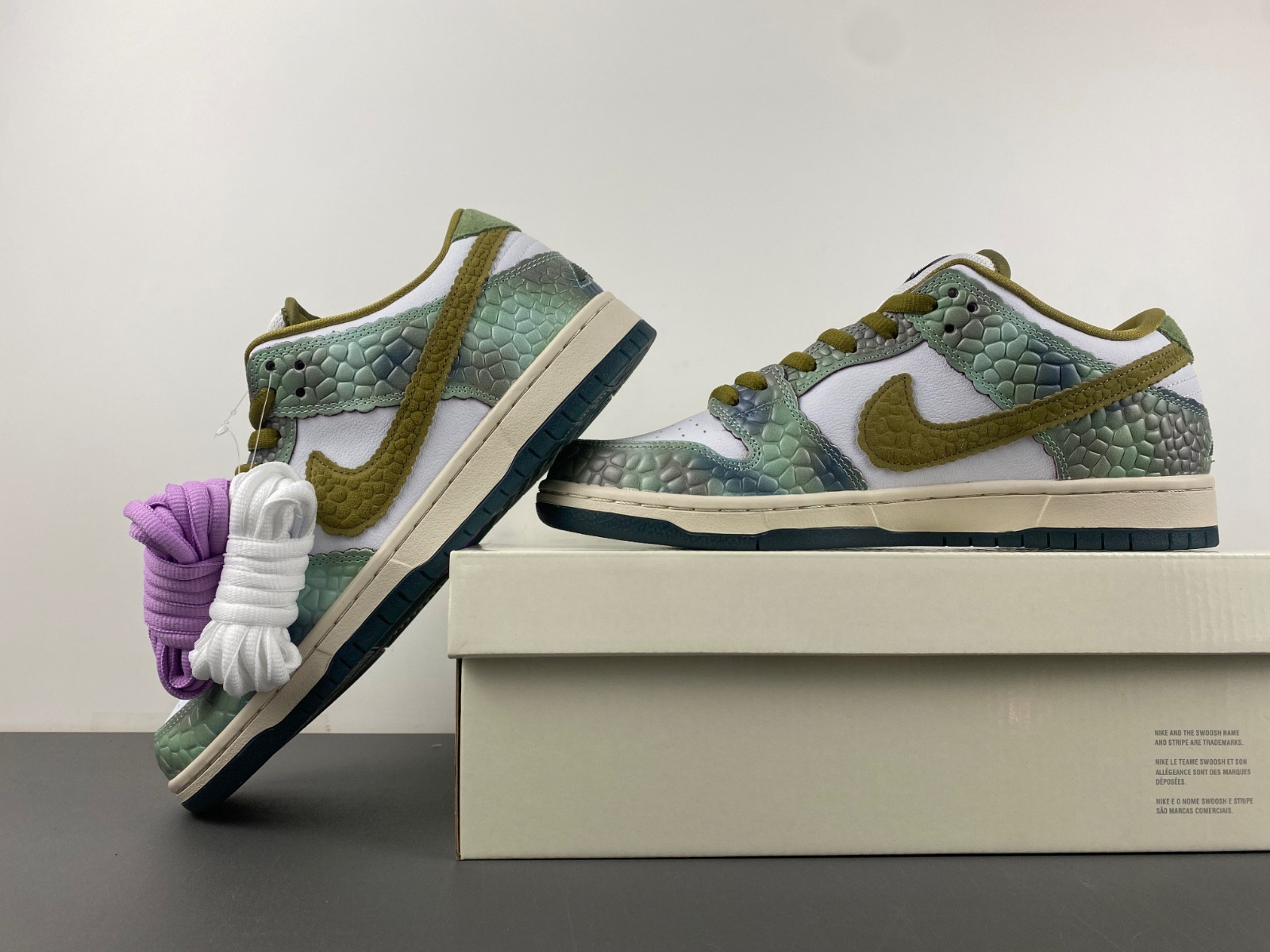 Alexis Sablone x Nike SB Dunk Low HJ3386-300