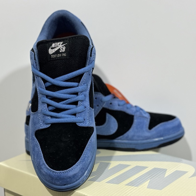 Suprem* x Nike SB Dunk Low Ocean Fog HQ8487-400