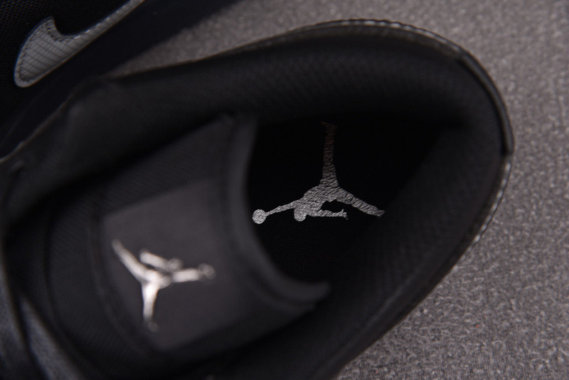 Air Jordan 1 Low "Dark Gum Soles" HV5968-001