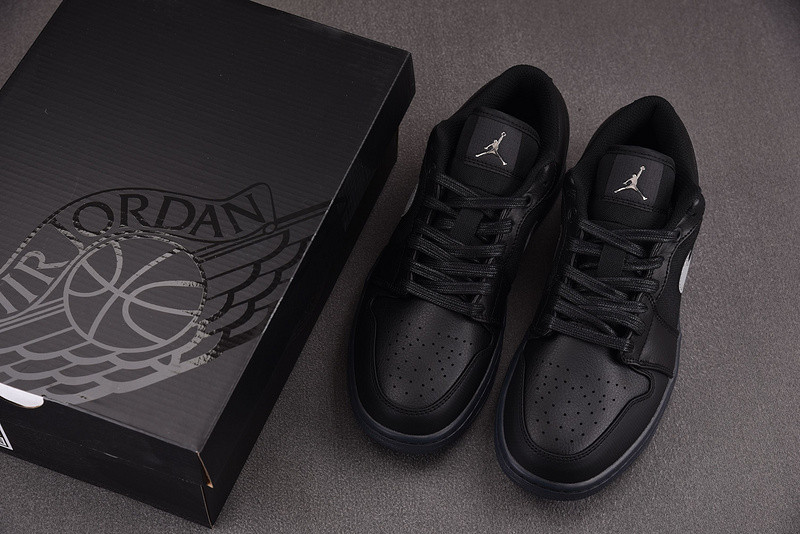 Air Jordan 1 Low "Dark Gum Soles" HV5968-001