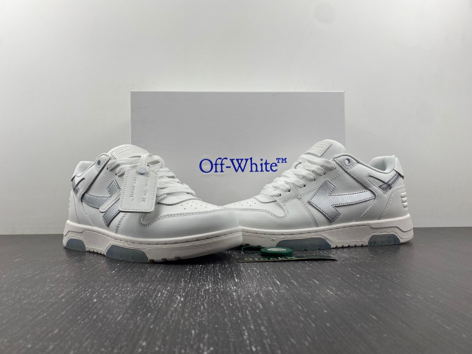 Off-White c/o Virgil Abloh