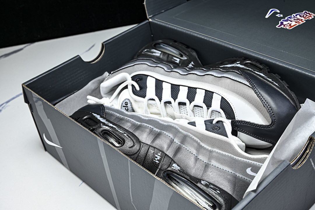 Yu Gi Oh Nike Air Max 95 "Jonouchi" II7404-100