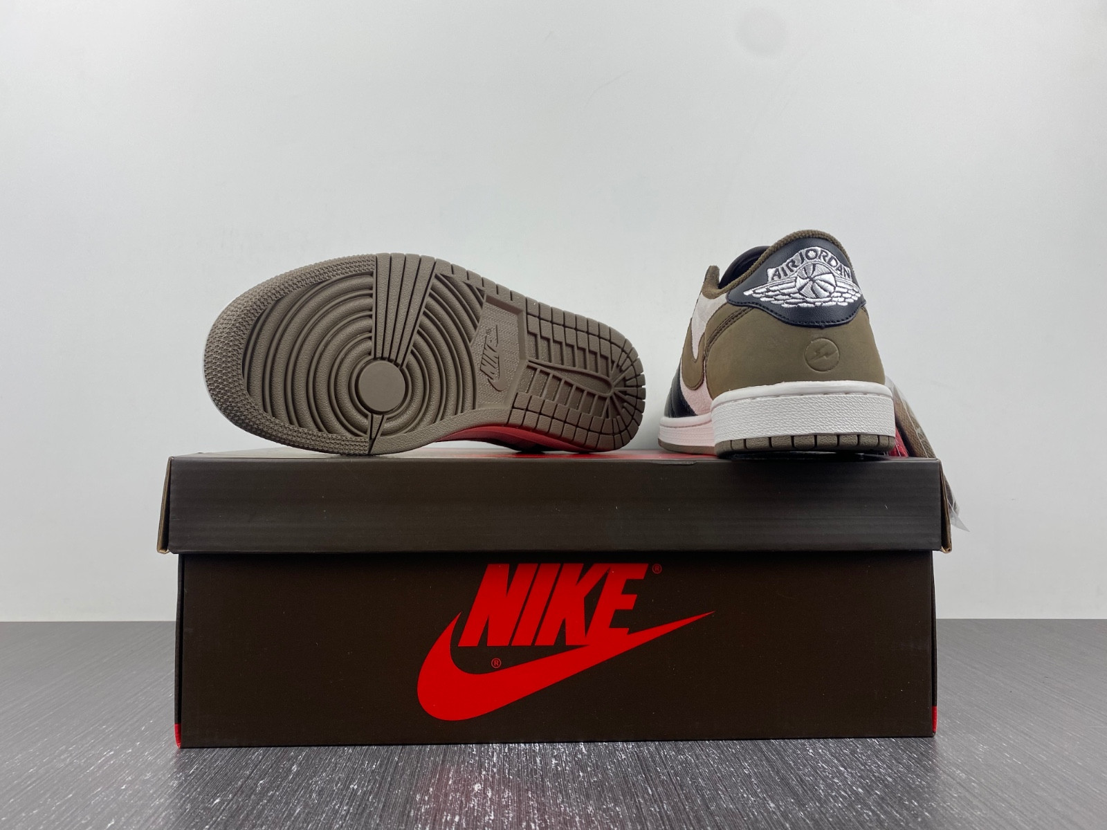 Travis Scott x Air Jordan 1 Low DM7866 902