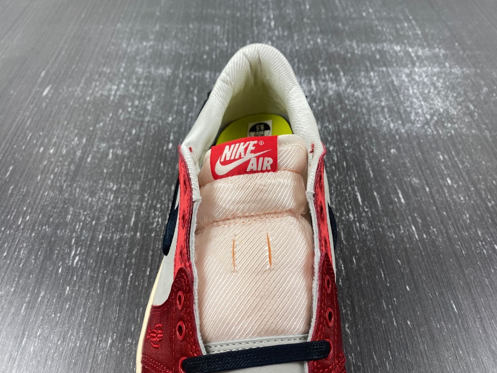 Jordan 1 Retro Low OG Trophy Room Away FN0432-100