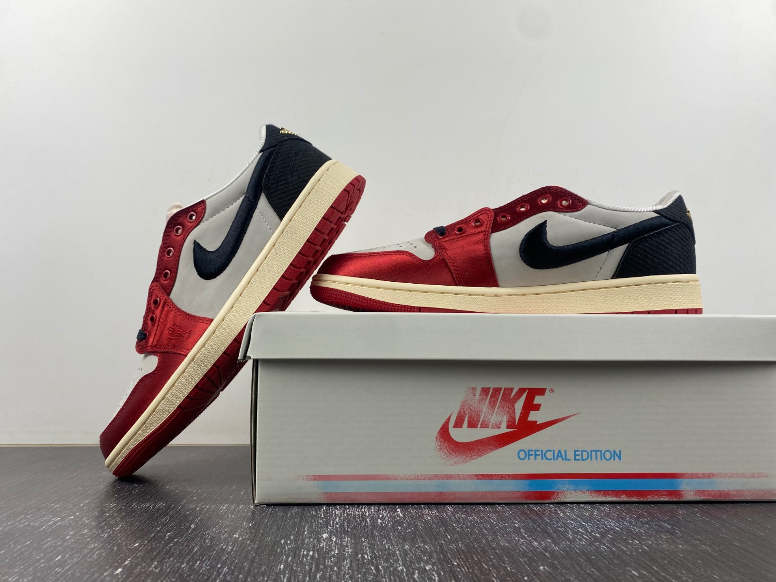 Jordan 1 Retro Low OG Trophy Room Away FN0432-100
