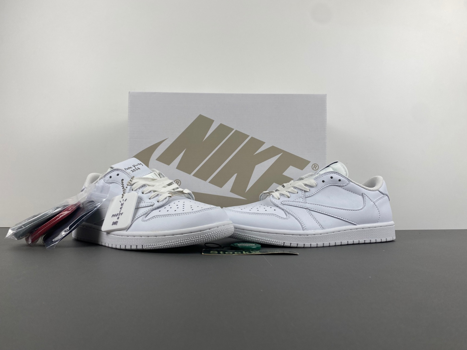 Travis Scott x Nike Air Jordan 1 Low OG “White Party” DM7866-292