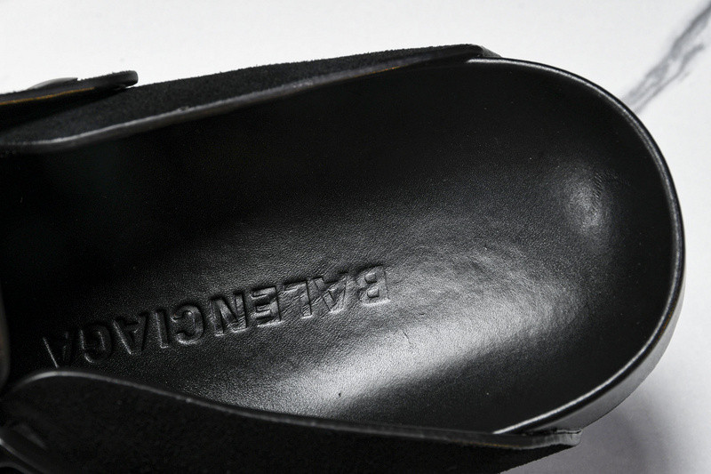 Ba*len*cia*ga Ba*len*cia*ga black ‘sunday’ suede slides