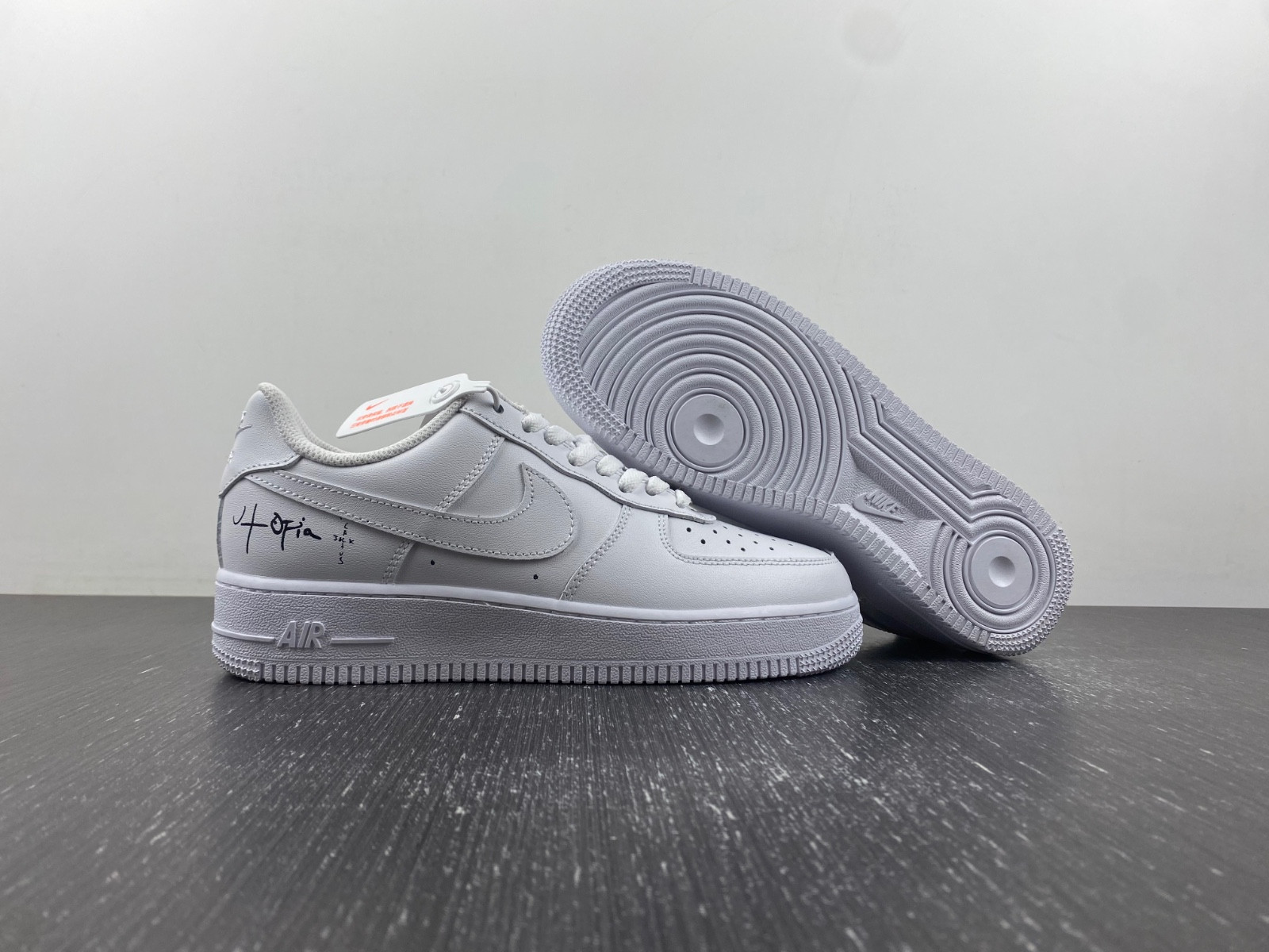 Nike Air Force 1 Low 
