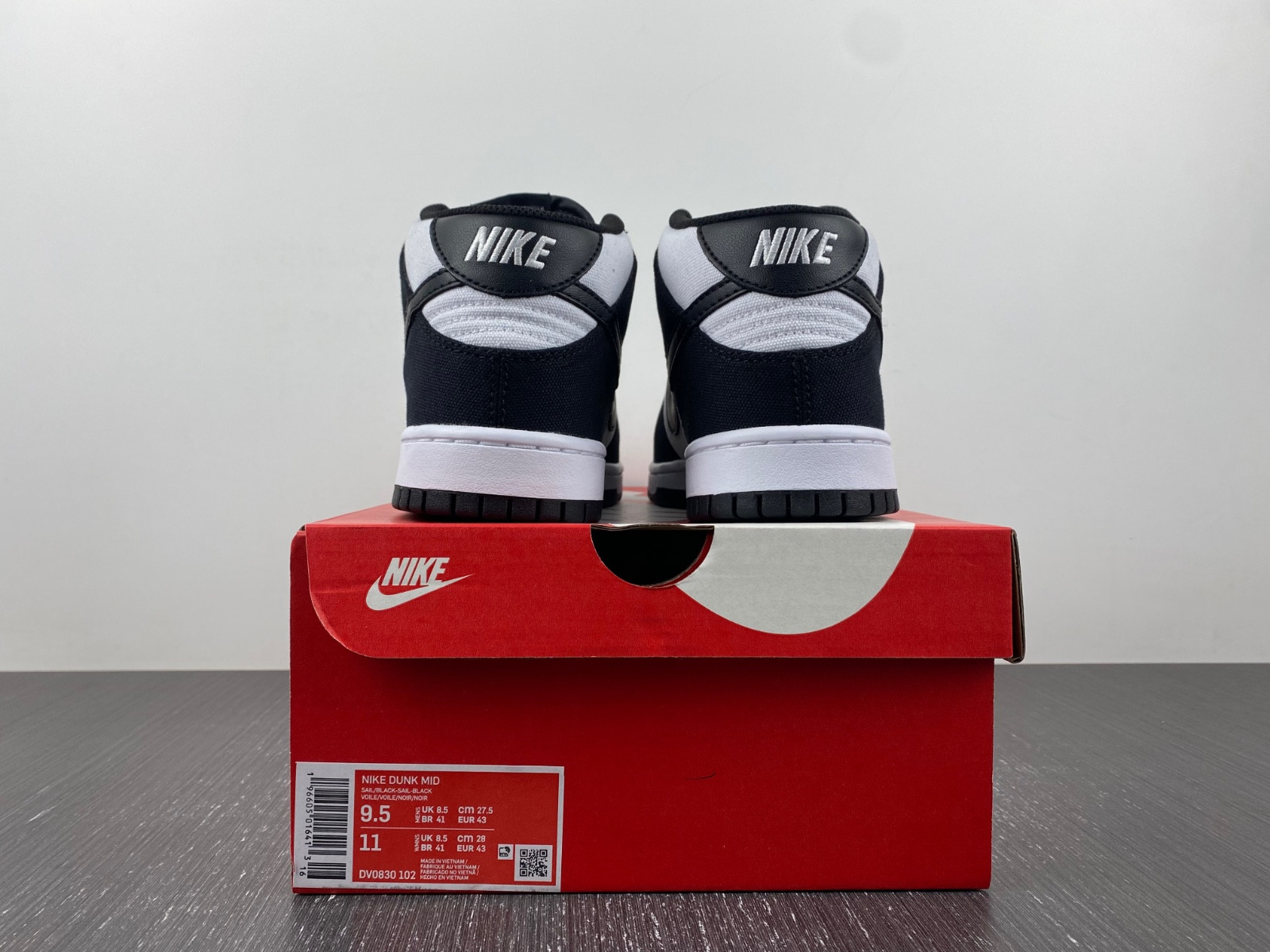 Nike Dunk High SE World Champs DR9512-001