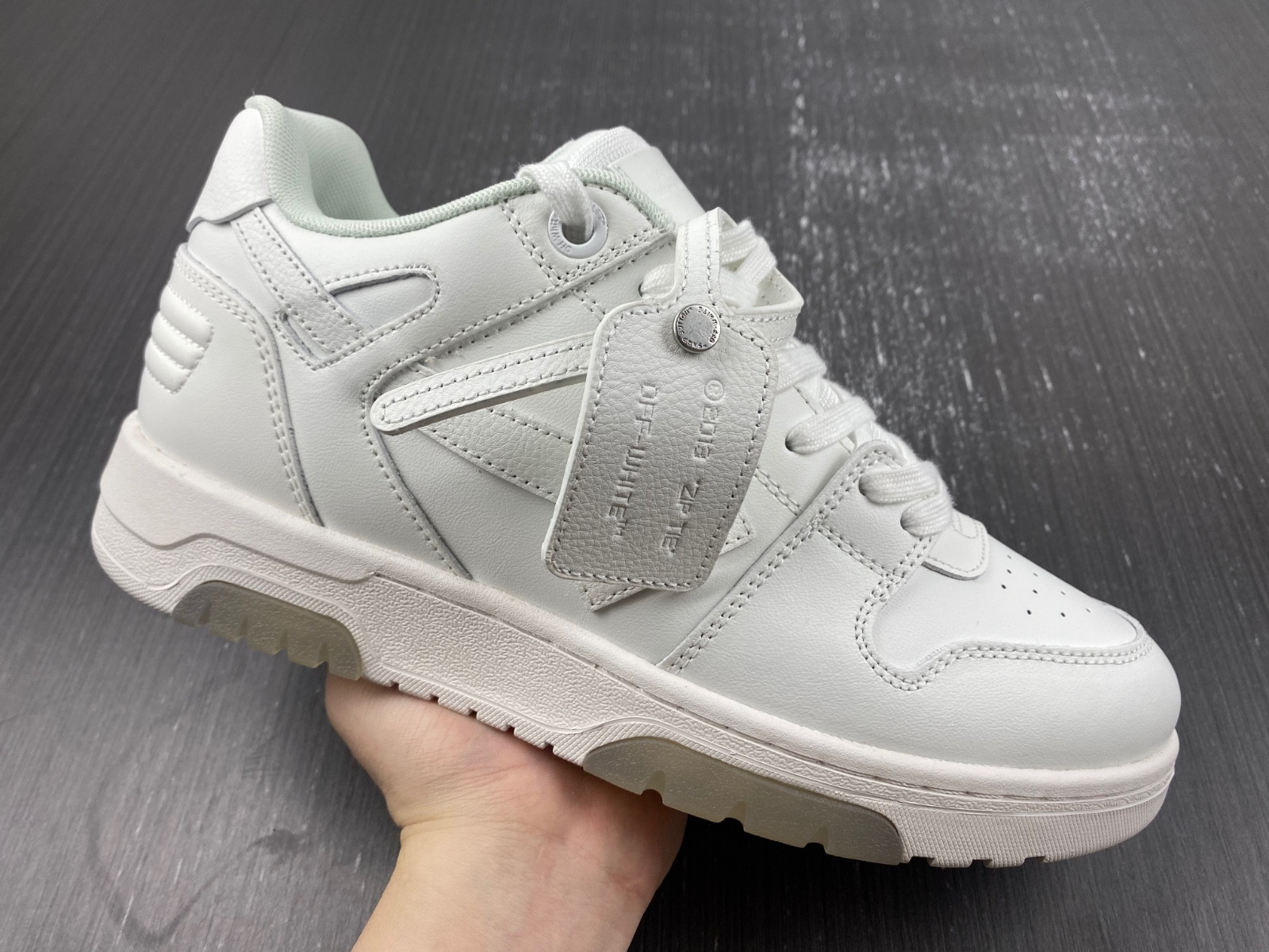 Off-White c/o Virgil Abloh