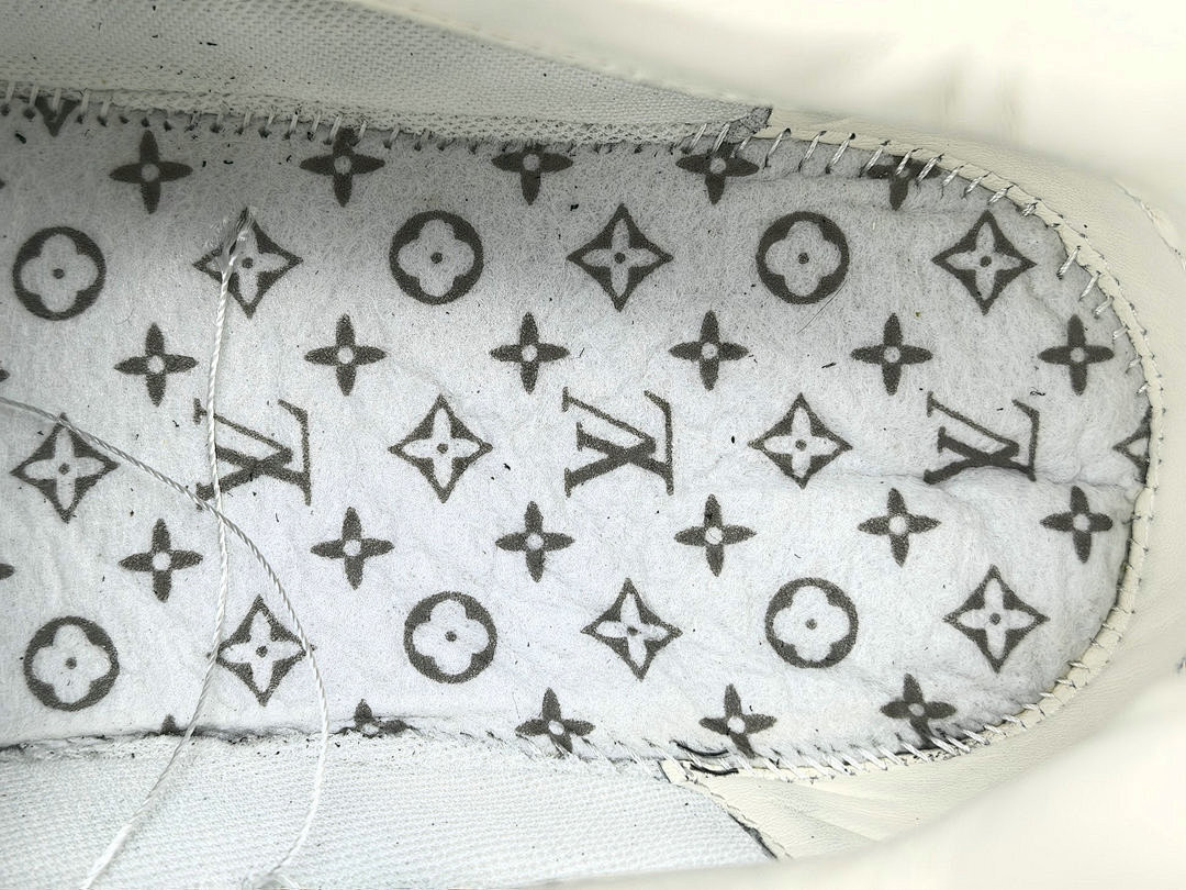 LV Tilted Sneaker (BLACK)