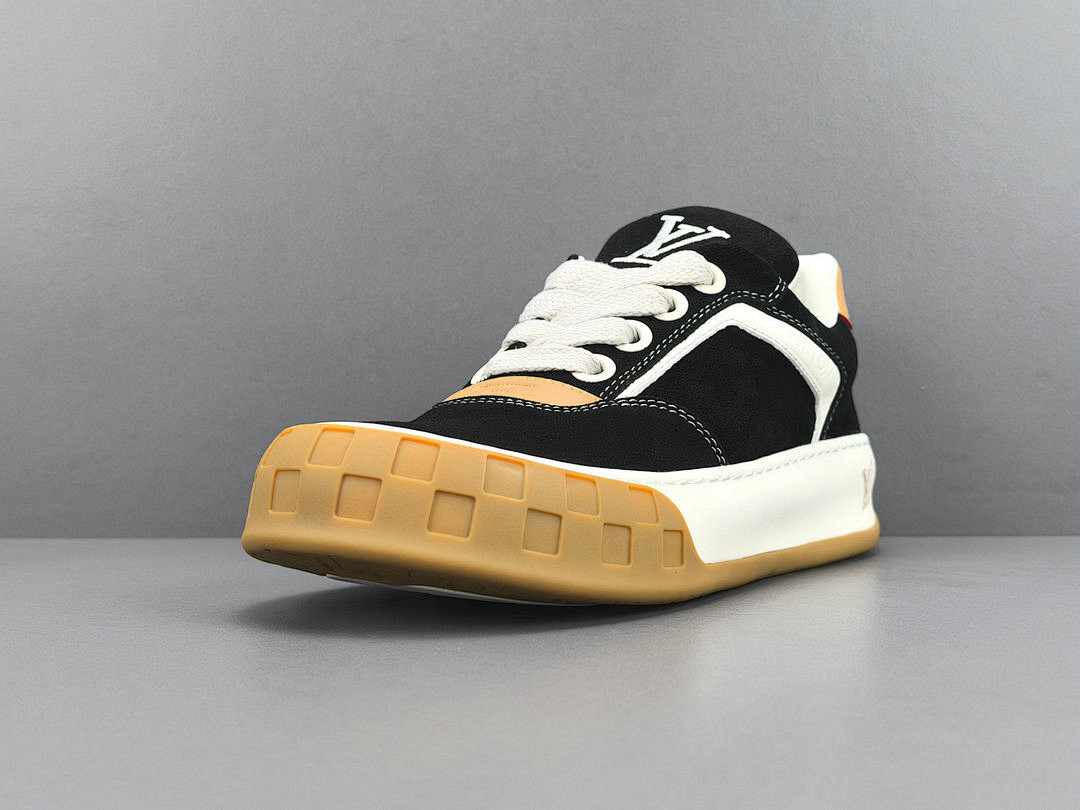 LV Tilted Sneaker (BLACK)