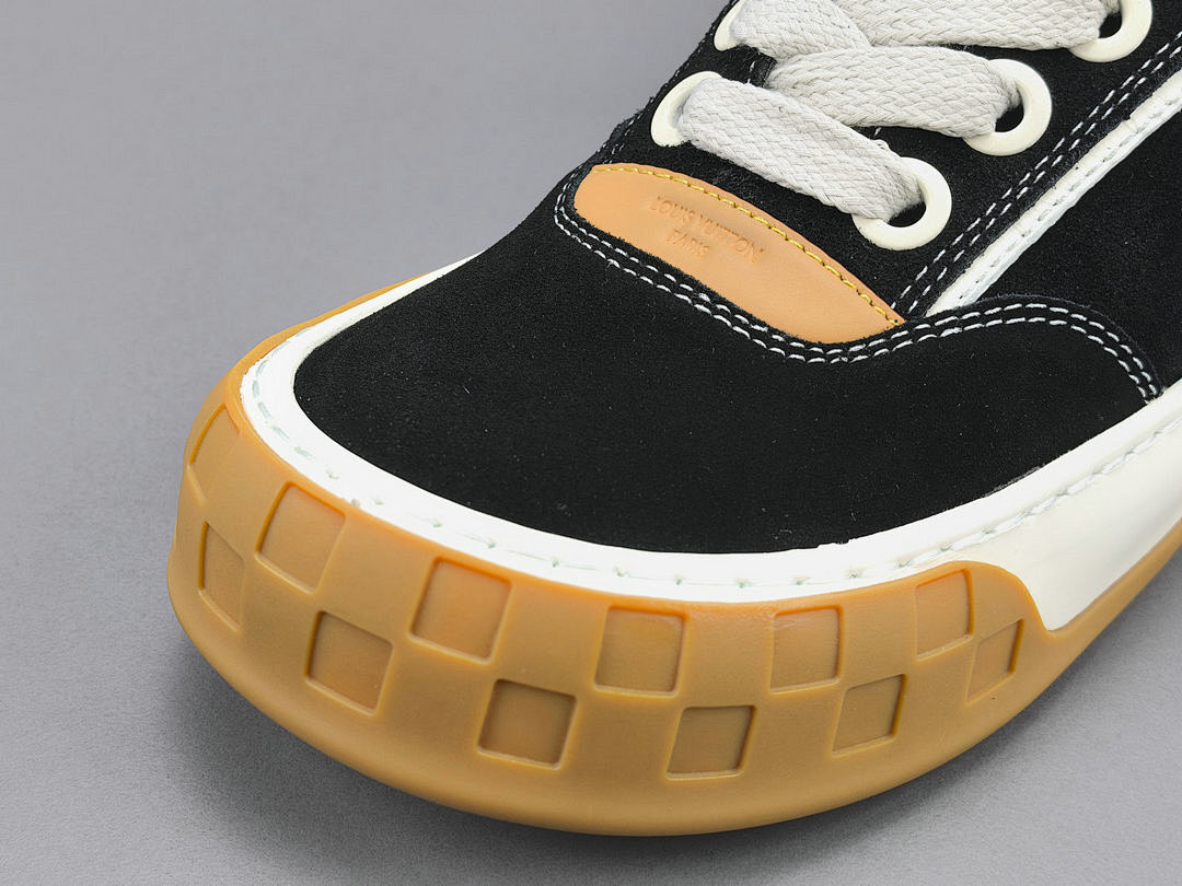LV Tilted Sneaker (BLACK)