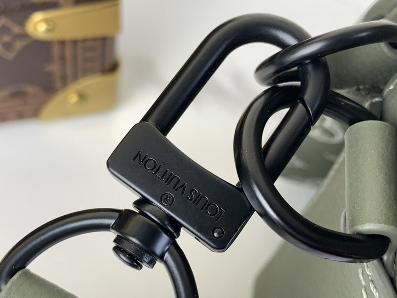 l0vis Vvtt0n trio jm messenger