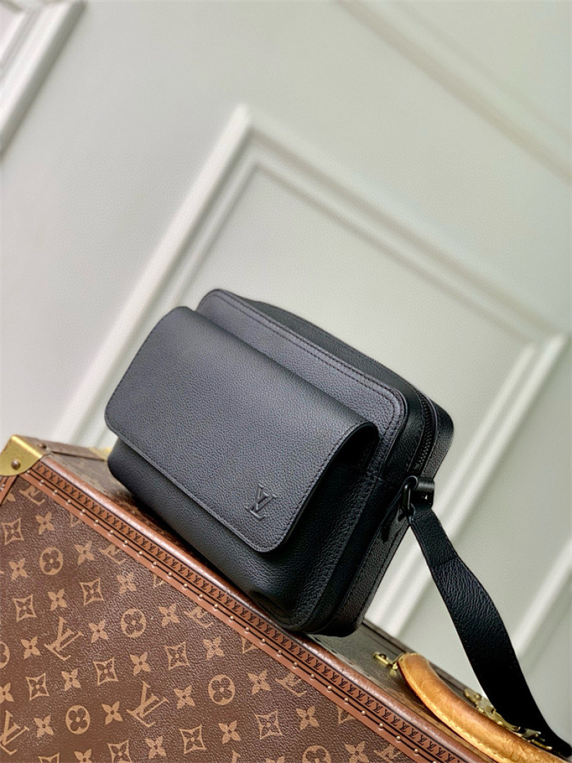 1V Boarding Messenger LV Aerogram M15265